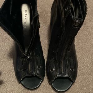 Used Gianni Bini leather ankle boots